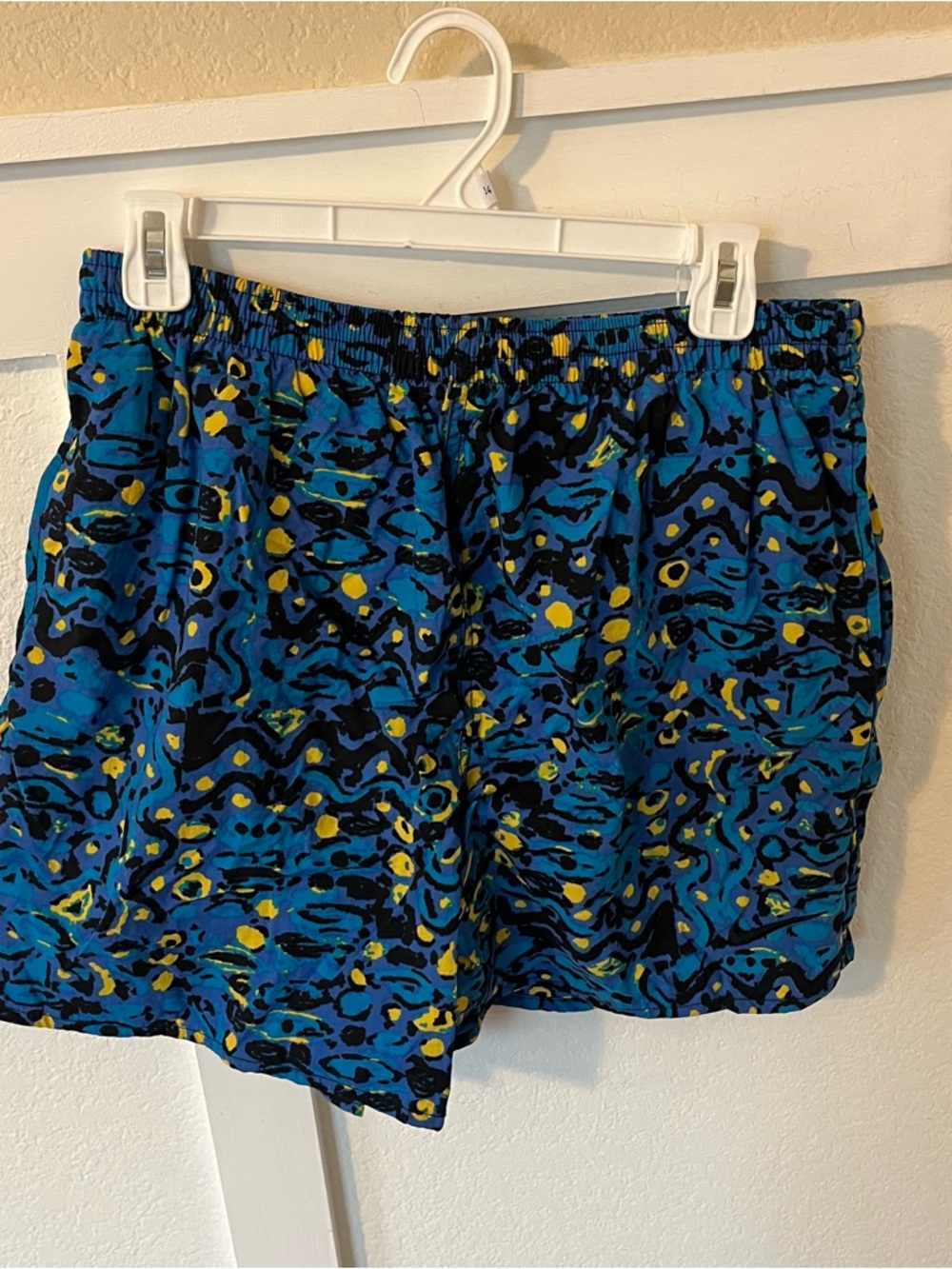 Vintage Nike Men's Large Patterned Board Shorts